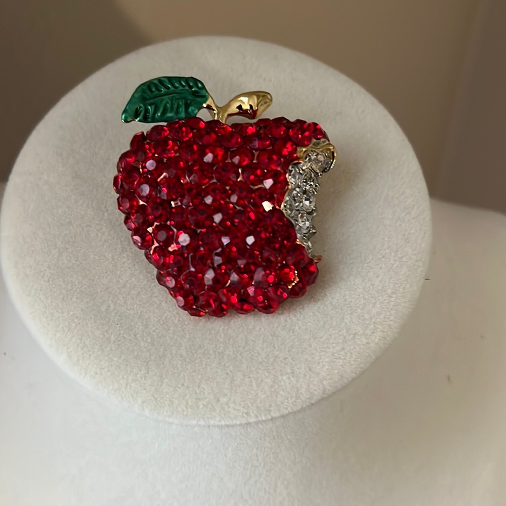 Off Park Collection Crystal and Enamel Apple Pin